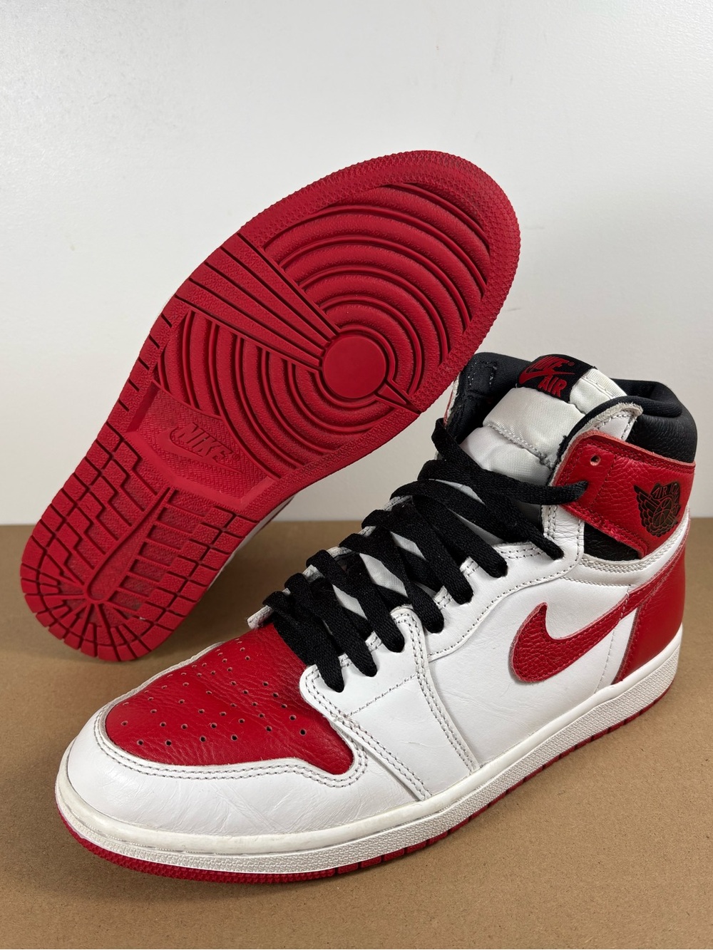 Nike Air Jordan 1 Retro High OG Heritage High Top White Red  555088-161 size 9.5